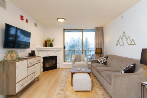 Stylish Whistler Village 1Bdrm Stay with Full Kitchen, Laundry, Resort Amenities
